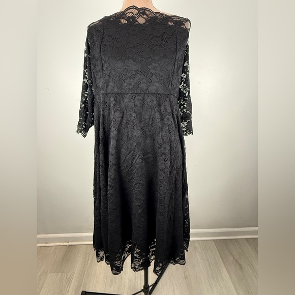 torrid Dresses & Skirts - torrid Black Lace Midi Dress with Three-Quarter Sleeves